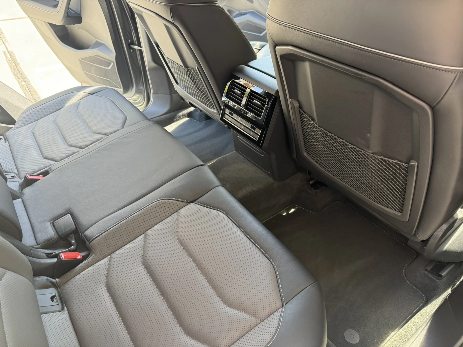 VW Touareg R - line Black style, снимка 9 - Автомобили и джипове - 54694888