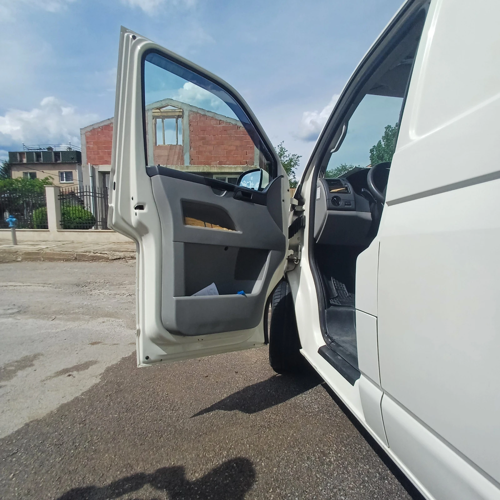 VW Transporter T5 2.0 TDI face  - изображение 9