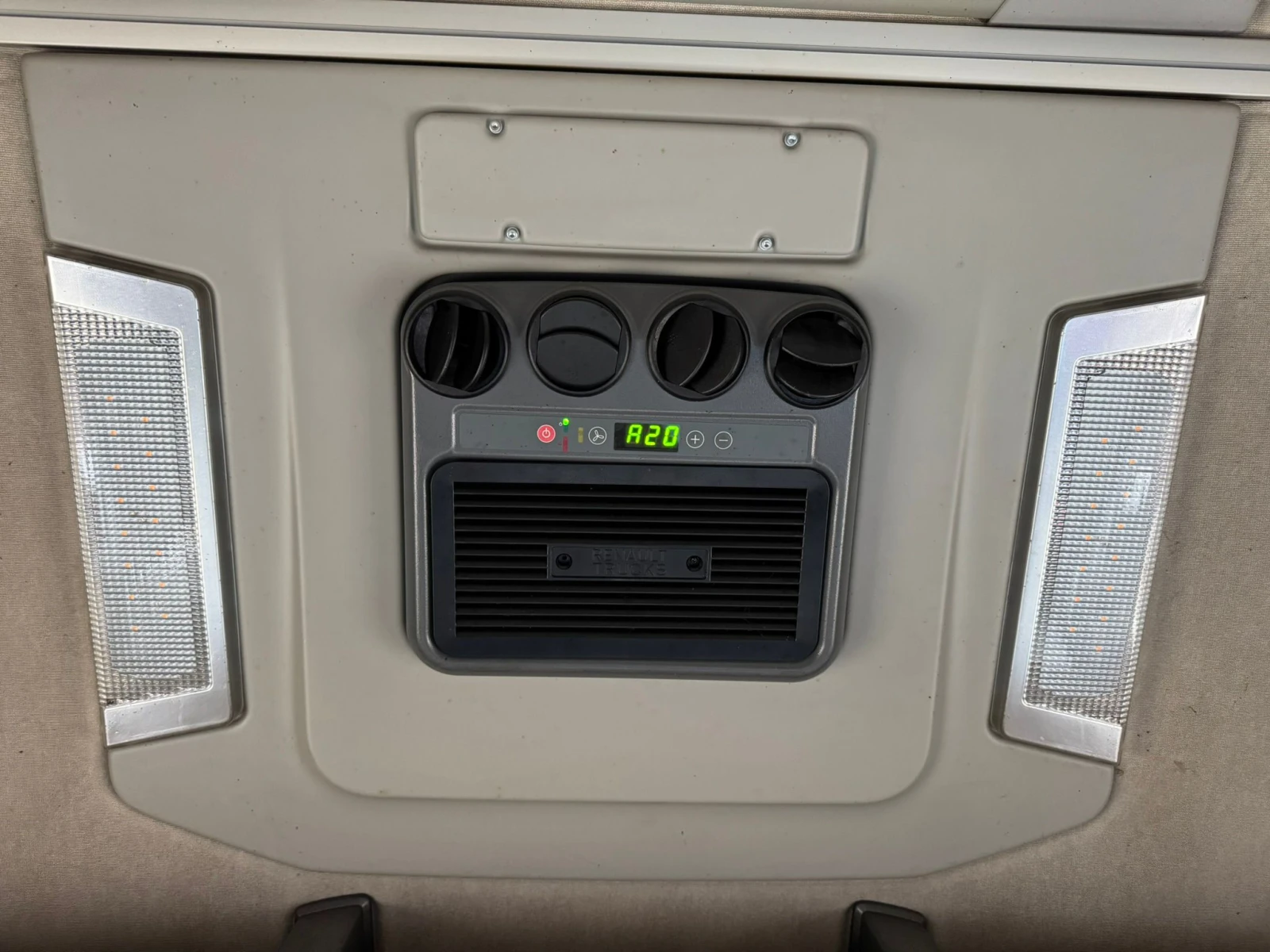 Renault T 520, снимка 8 - Камиони - 54208364