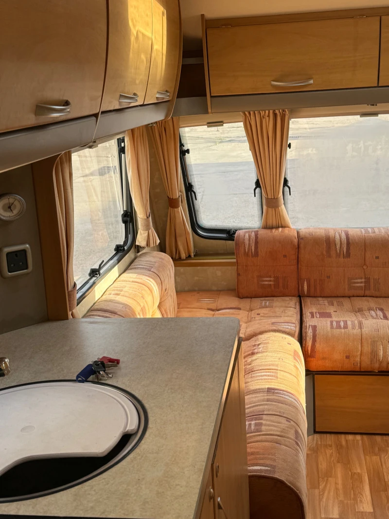 Каравана Caravelair Каризма, снимка 9 - Каравани и кемпери - 45118436