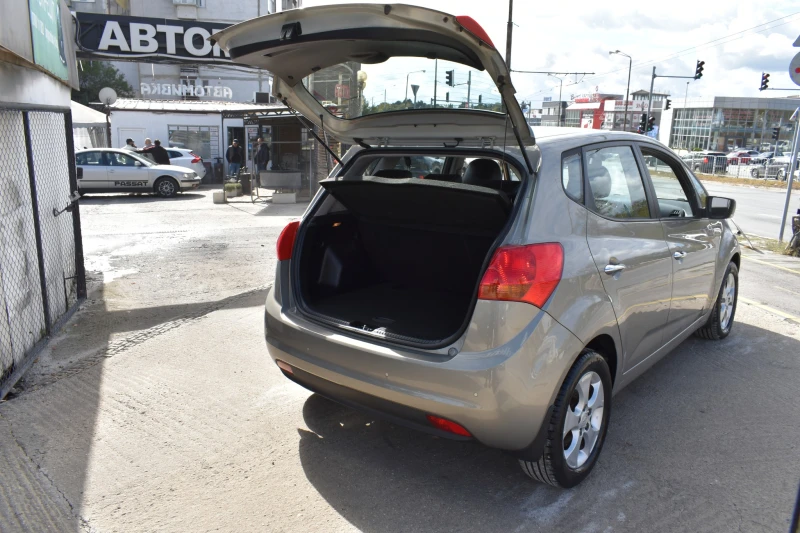 Kia Venga, снимка 8 - Автомобили и джипове - 48251576