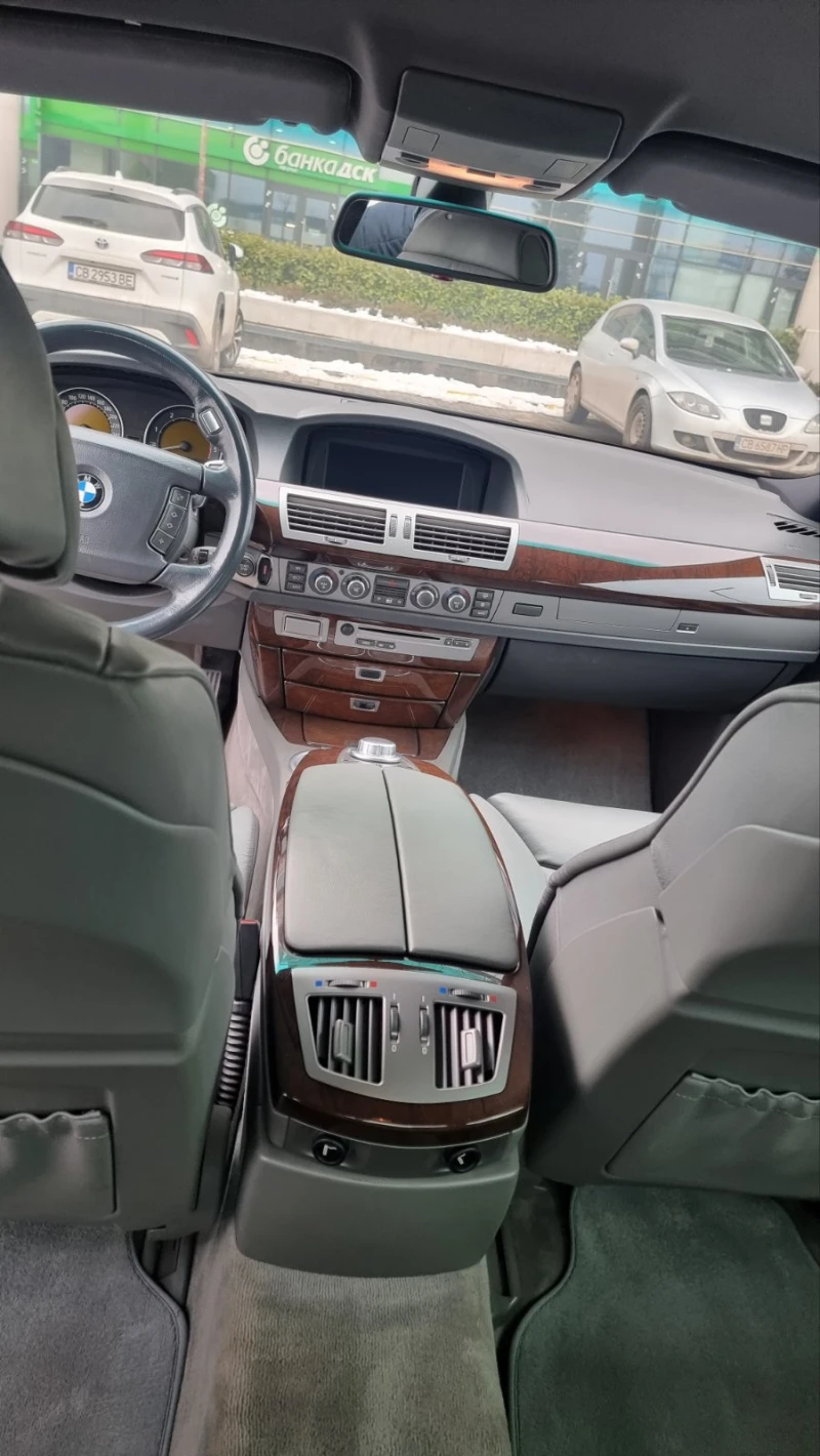 BMW 730, снимка 16 - Автомобили и джипове - 49290560