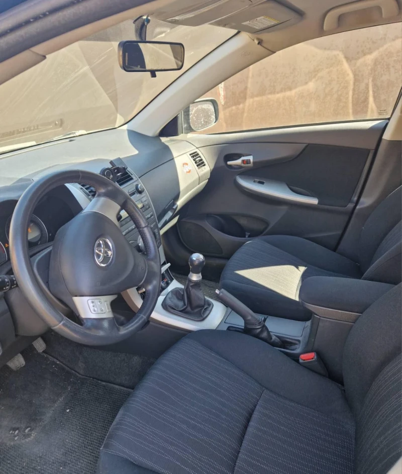 Toyota Corolla 1.6 VVtI, снимка 5 - Автомобили и джипове - 52304407