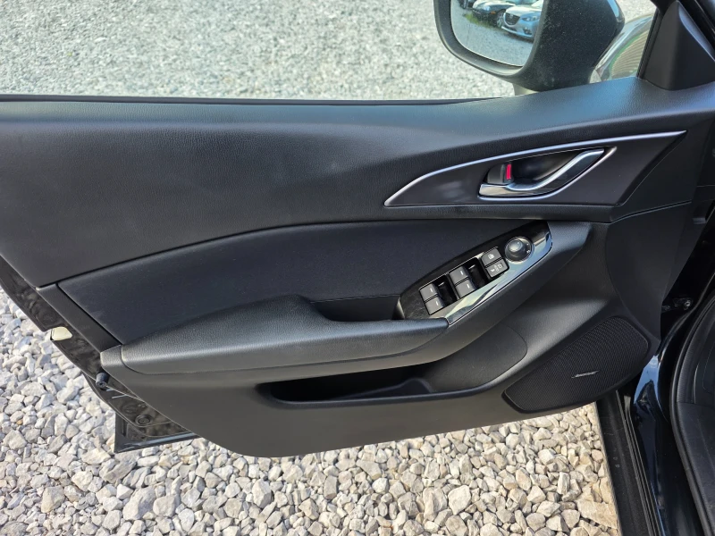 Mazda 3 2.2 d 150hp, снимка 9 - Автомобили и джипове - 51935686