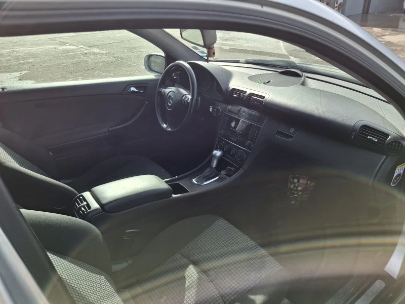 Mercedes-Benz C 200, снимка 7 - Автомобили и джипове - 52500886