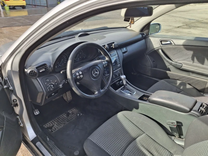 Mercedes-Benz C 200, снимка 9 - Автомобили и джипове - 52500886