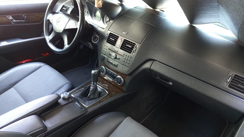 Mercedes-Benz C 220 2.2 , снимка 12 - Автомобили и джипове - 53056637