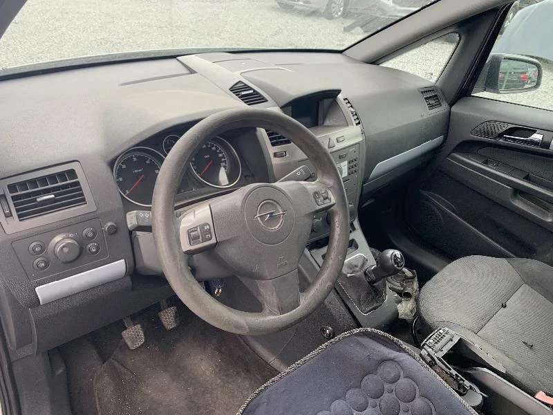 Opel Zafira 1.9, снимка 6 - Автомобили и джипове - 49085476