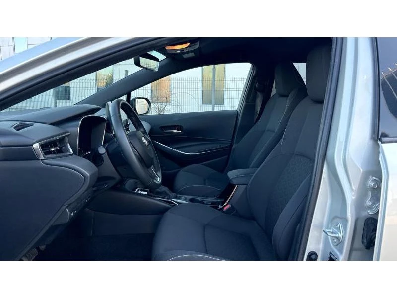 Toyota Corolla 1.8 HSD EXECUTIVE PLUS, снимка 12 - Автомобили и джипове - 52950151