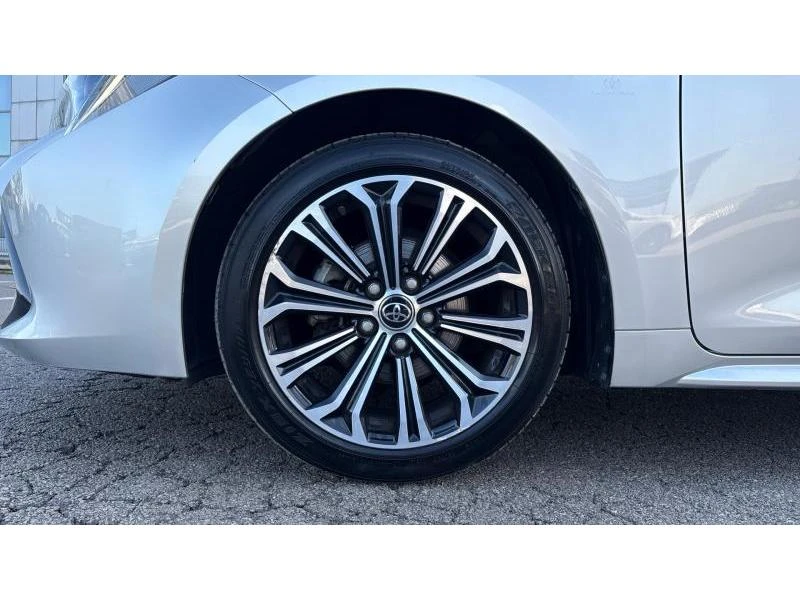 Toyota Corolla 1.8 HSD EXECUTIVE PLUS, снимка 16 - Автомобили и джипове - 52950151