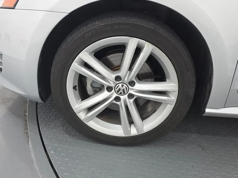 VW Passat 2.0 Tdi, снимка 5 - Автомобили и джипове - 55748636