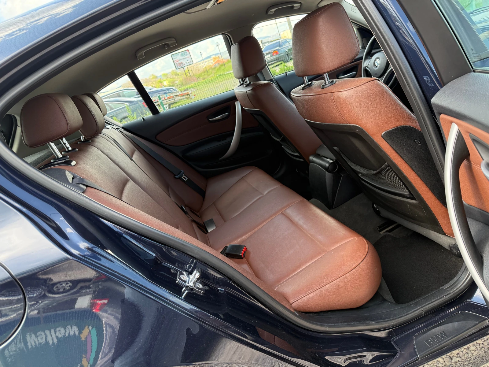 BMW 118 2.0i, FACELIFT, 6ск, КОЖА, ПОДГРЕВ, KEYLESS GO, ПА | Mobile.bg — изображение 14