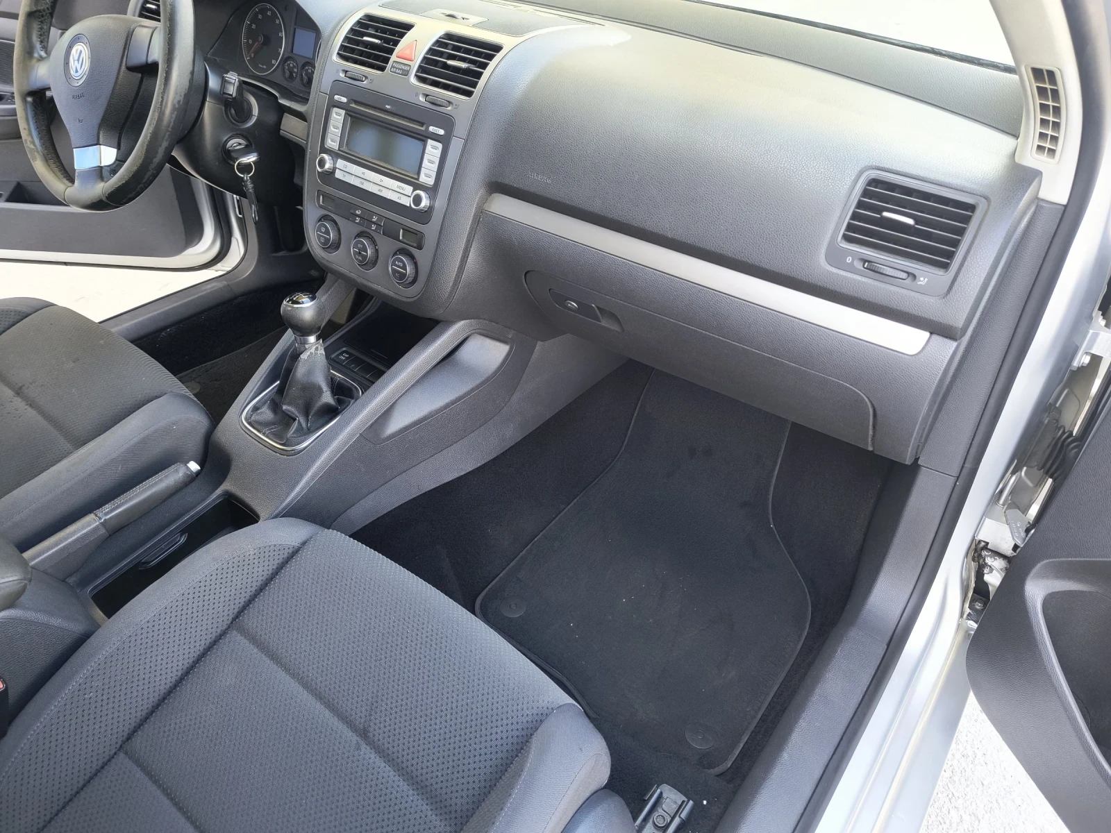 VW Golf 1, 6 i 102 kc газ  - изображение 6