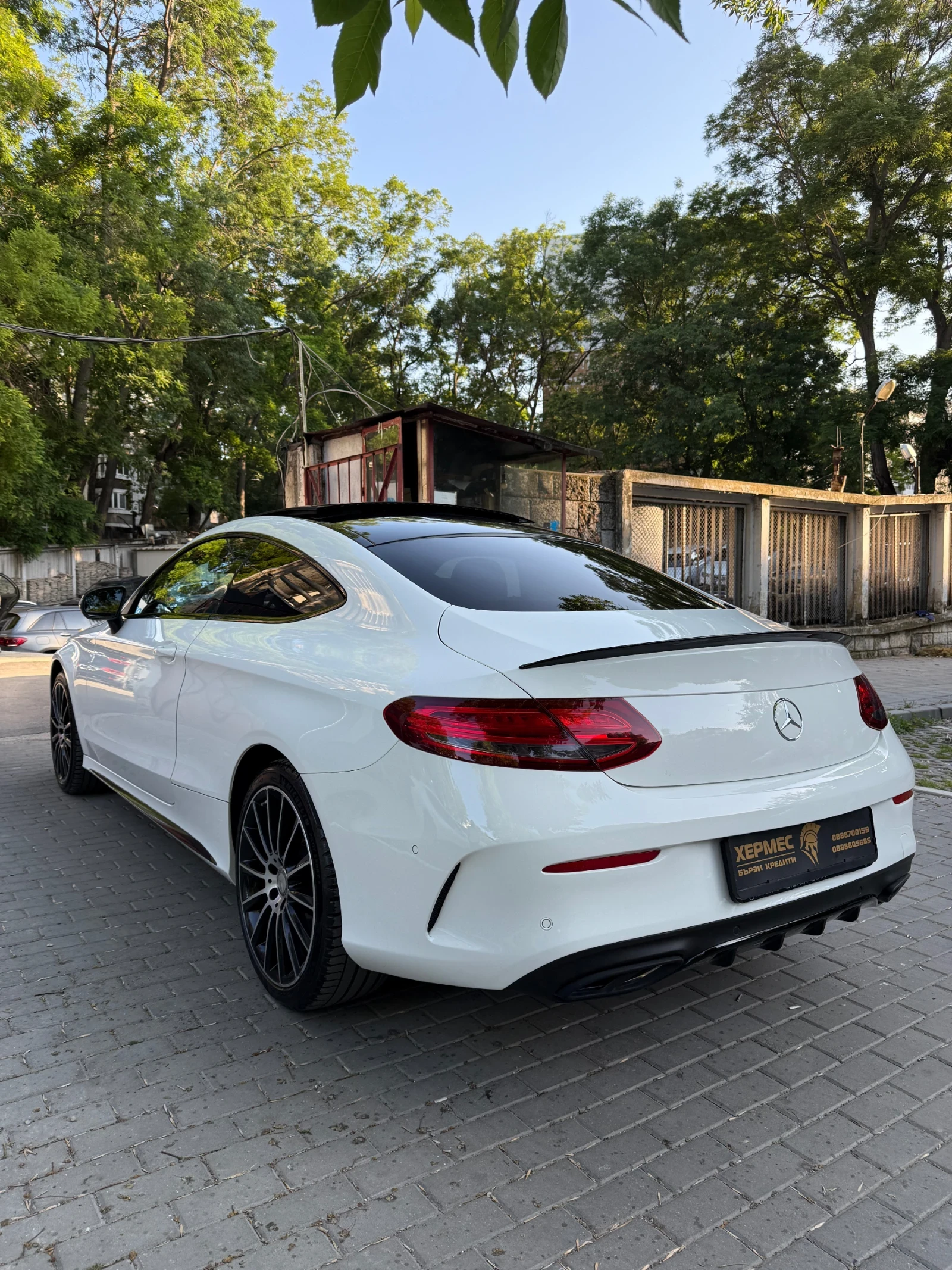 Mercedes-Benz C 200 AMG 4MATIC  - изображение 4