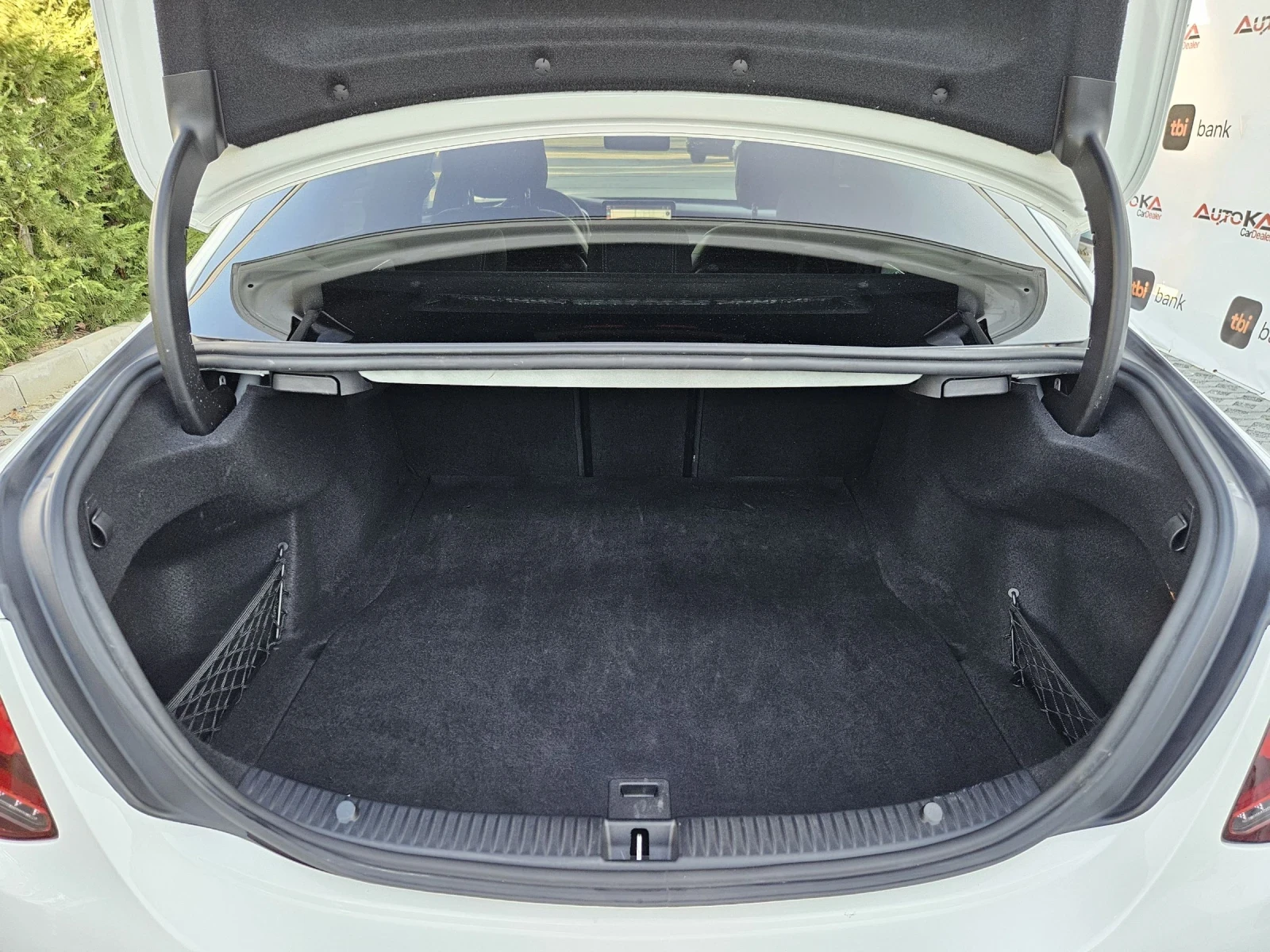 Mercedes-Benz C 220 2.2CDI-194кс= AMG LINE= 9G= ПАНО= DISTR= 4M= DIGIT - изображение 10