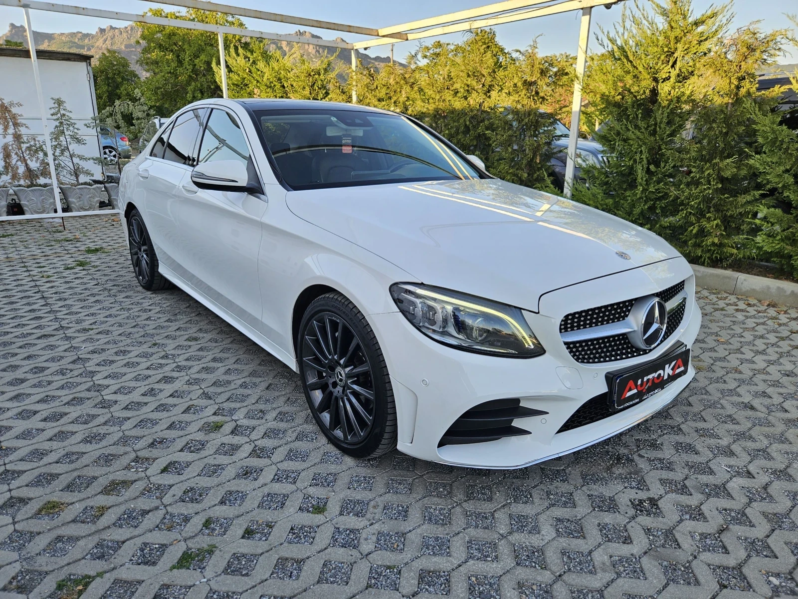 Mercedes-Benz C 220 2.2CDI-194кс= AMG LINE= 9G= ПАНО= DISTR= 4M= DIGIT - изображение 2