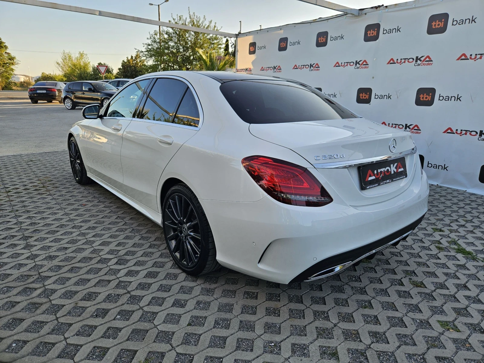 Mercedes-Benz C 220 2.2CDI-194кс= AMG LINE= 9G= ПАНО= DISTR= 4M= DIGIT - изображение 5