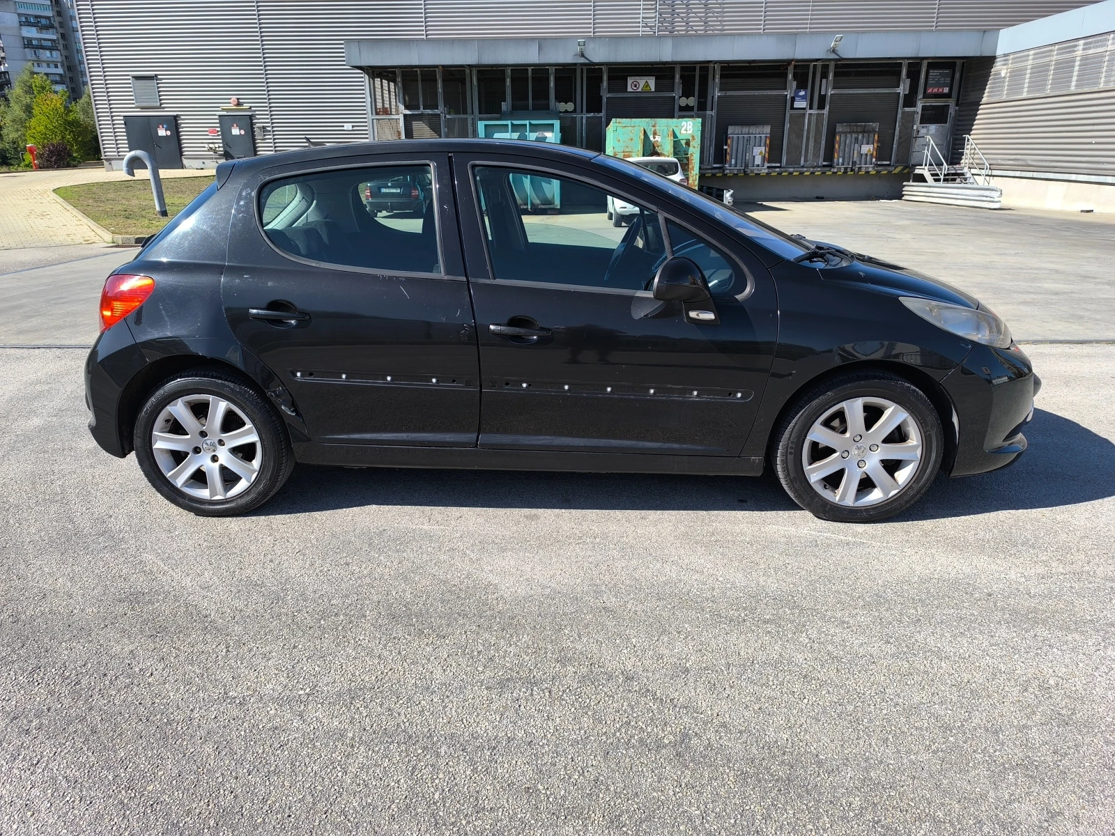 Peugeot 207 1.6 hdi 90 - изображение 8