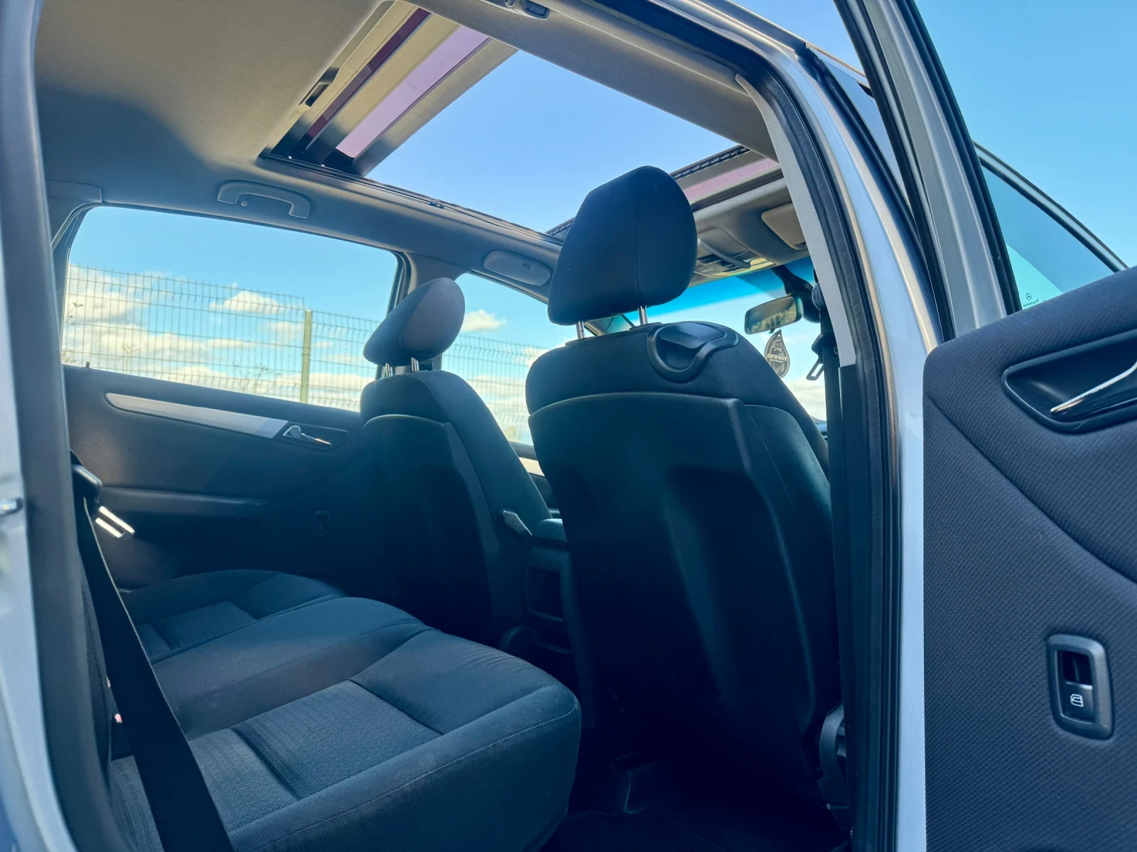 Mercedes-Benz B 180 CDI   6. | Mobile.bg   12