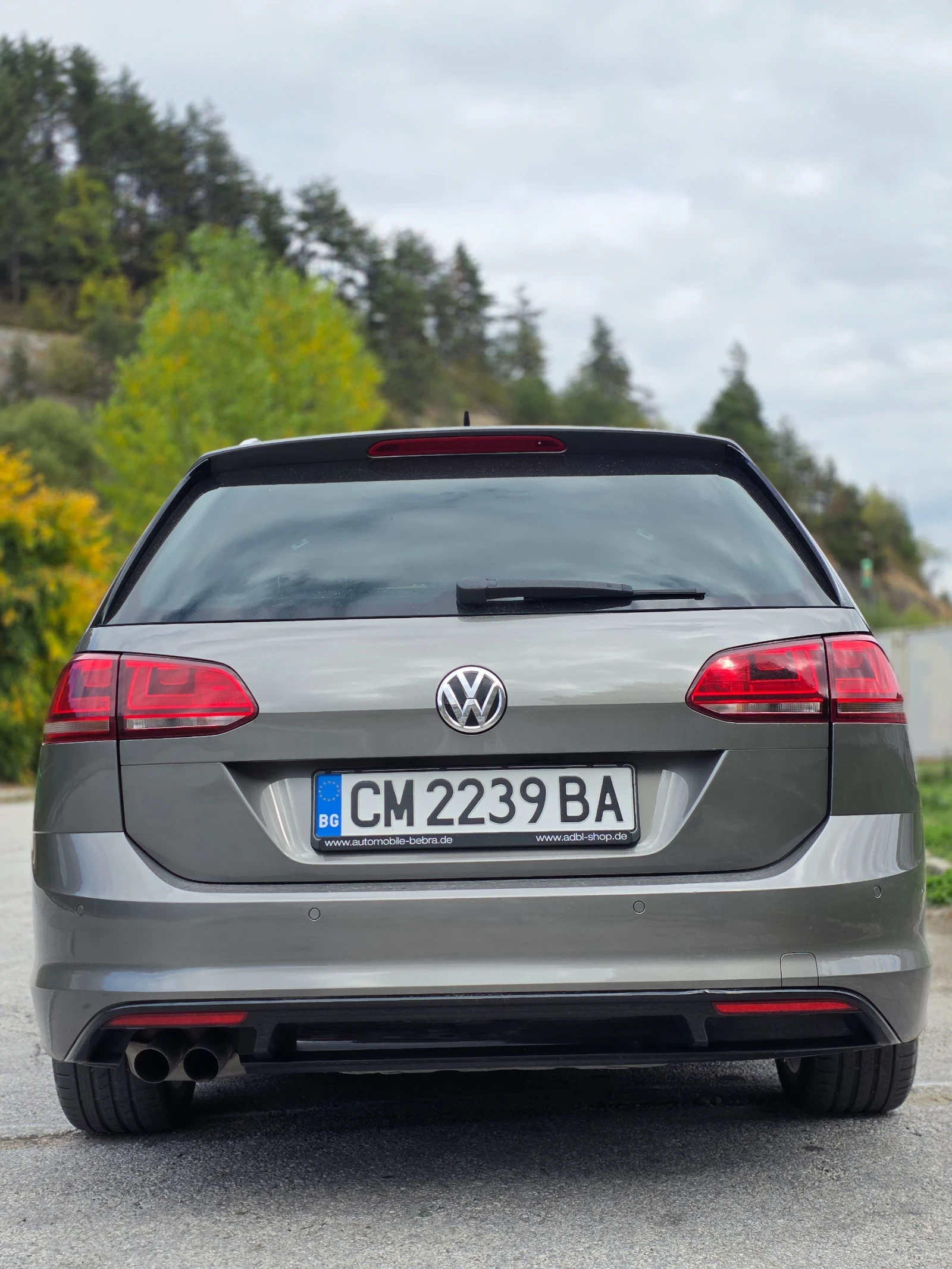 VW Golf Variant 2.0 TDI 150 к.с. R-Line - изображение 2