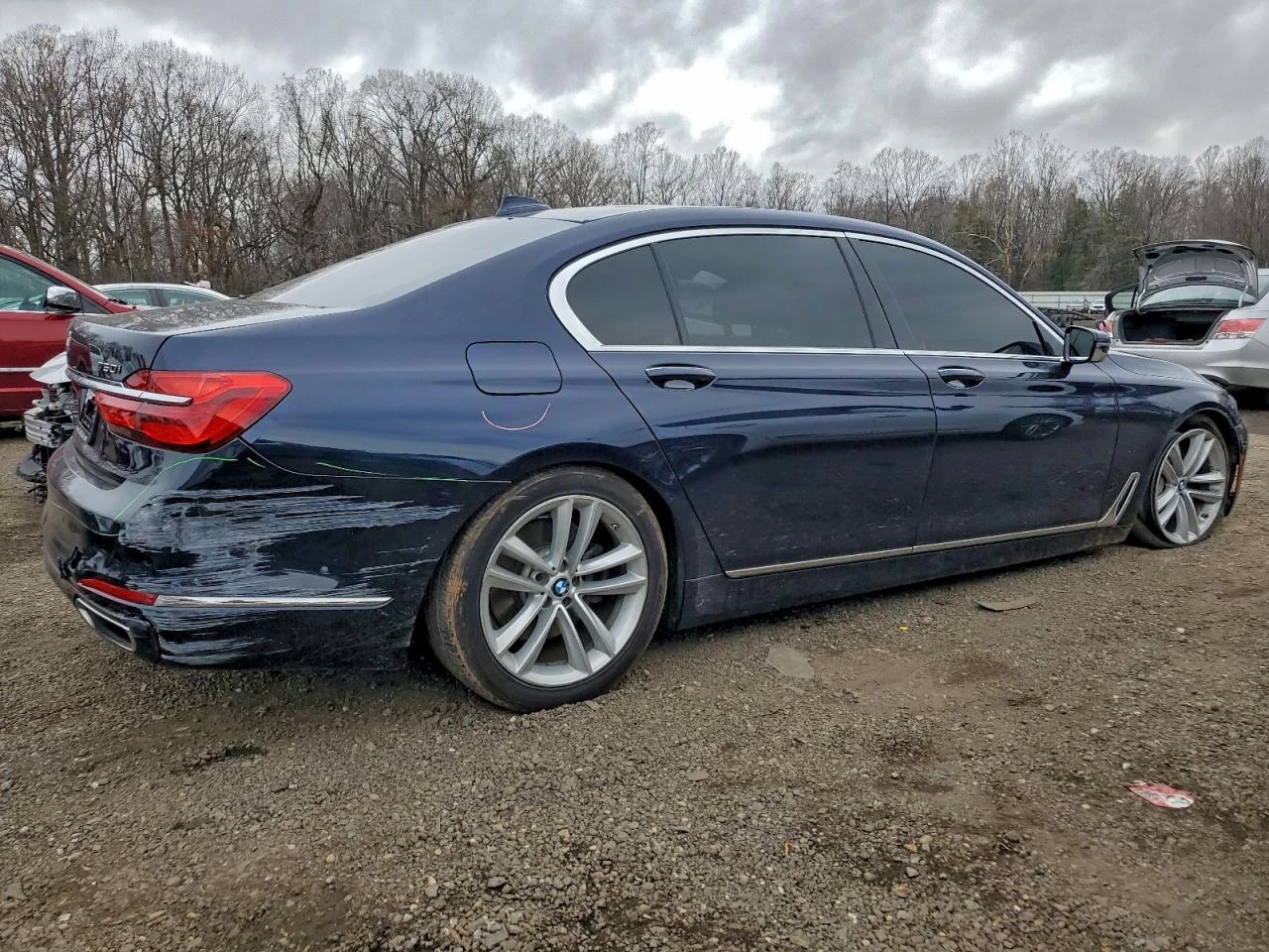 BMW 750 4.4l xDrive AWD - изображение 3