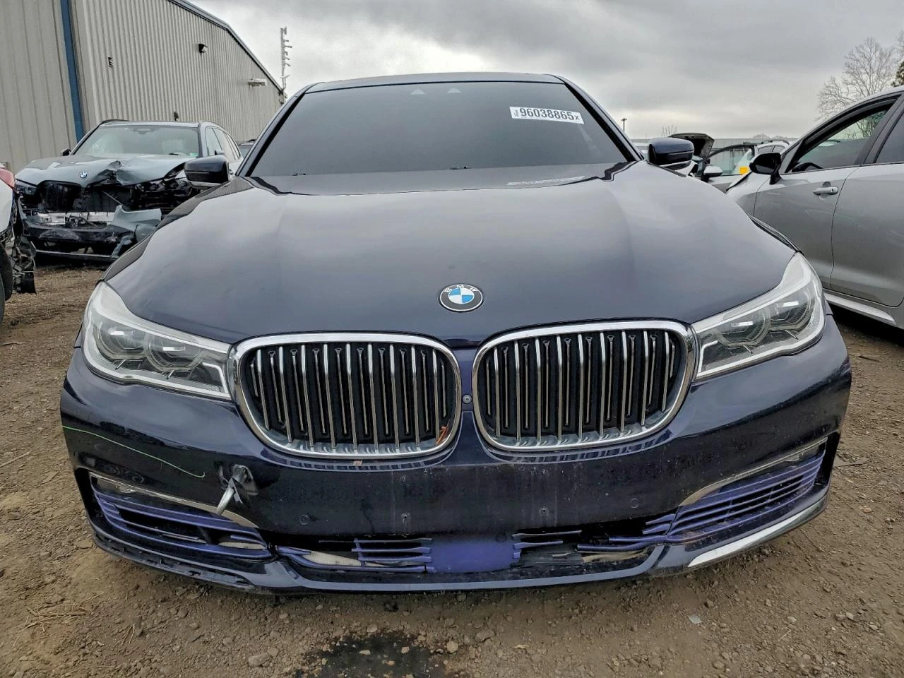 BMW 750 4.4l xDrive AWD - изображение 5