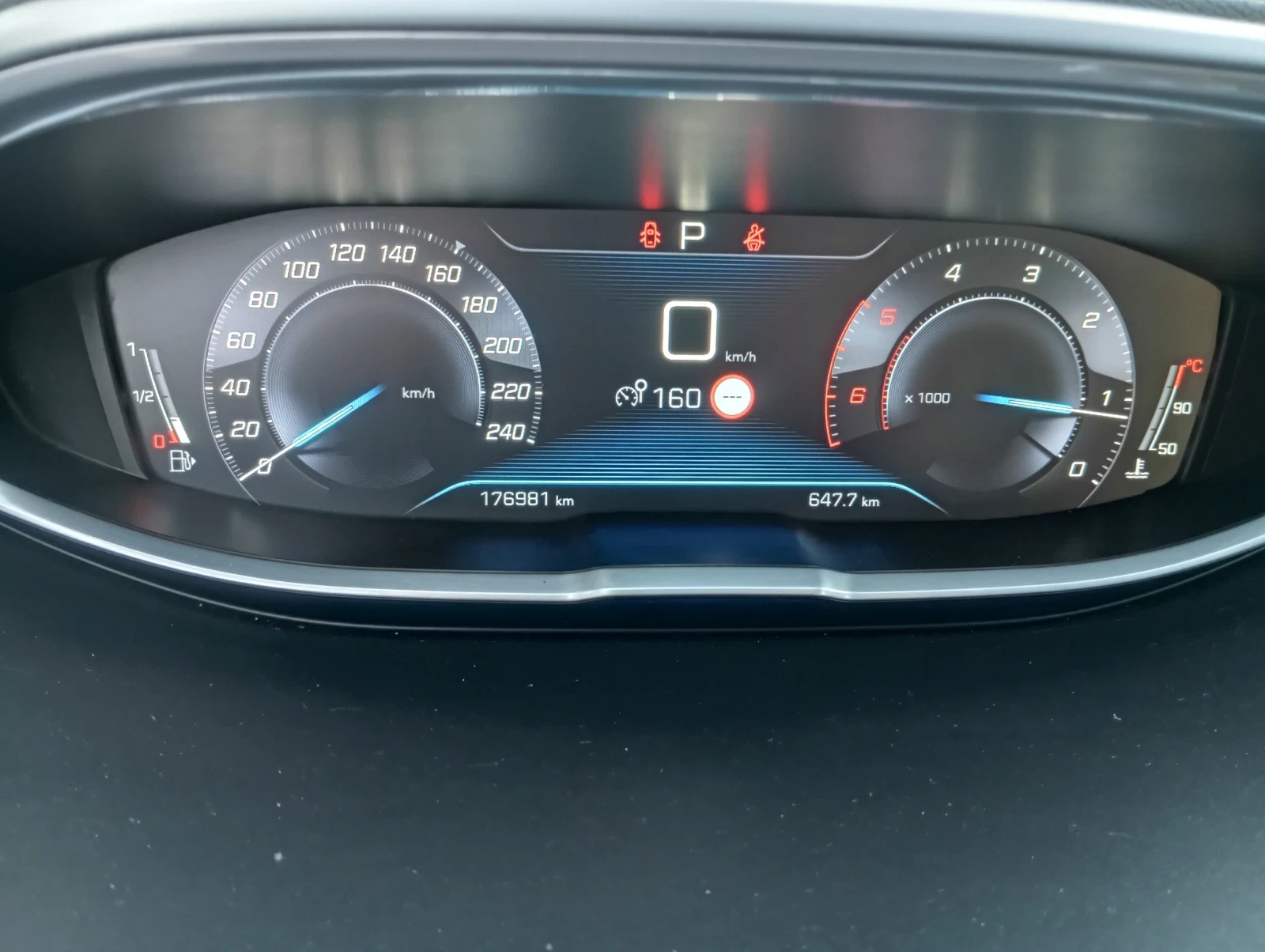 Peugeot 5008 1.6 Avtomat ЛИЗИНГ , снимка 12 - Автомобили и джипове - 53748012