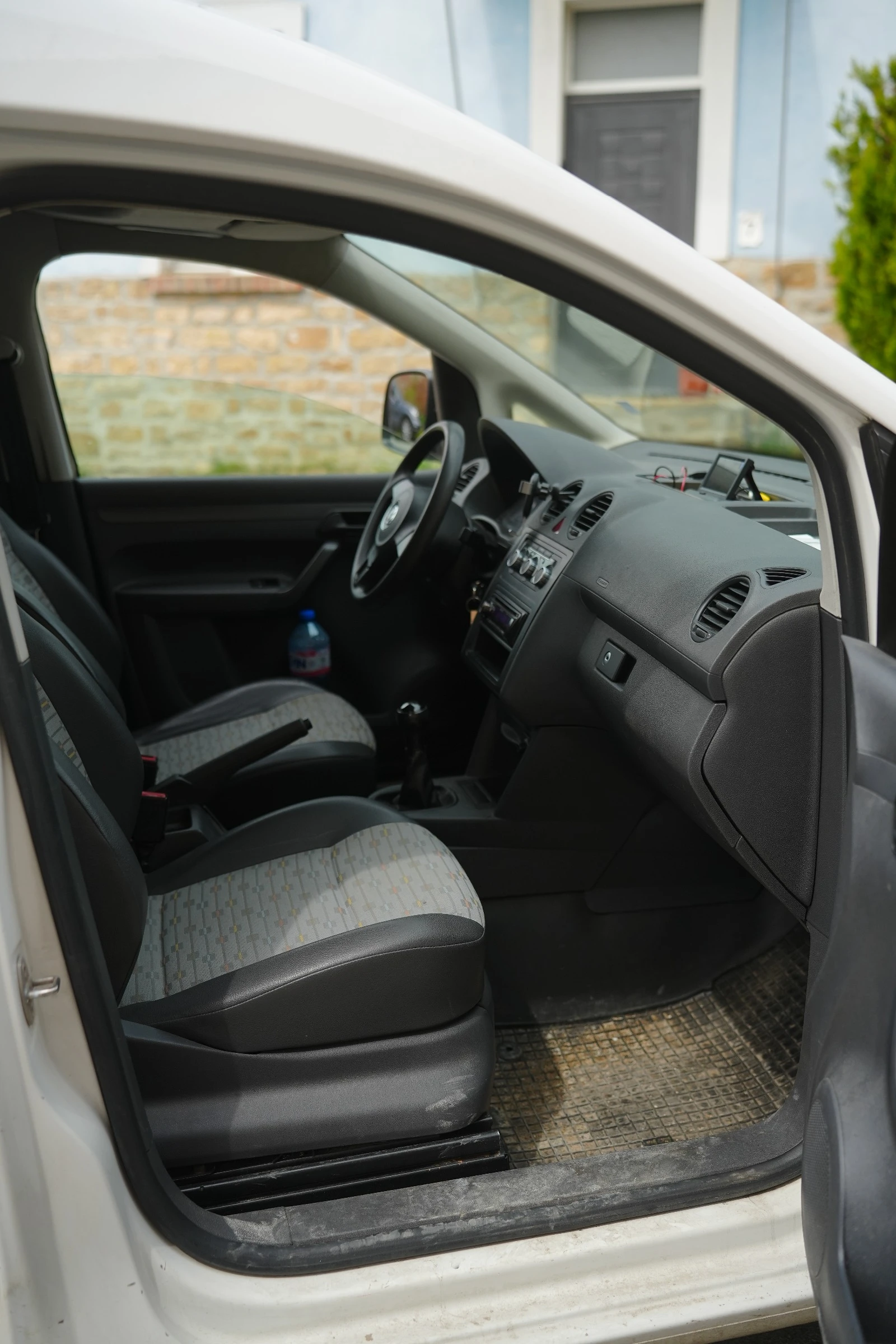 VW Caddy 1.6, снимка 8 - Автомобили и джипове - 54212243