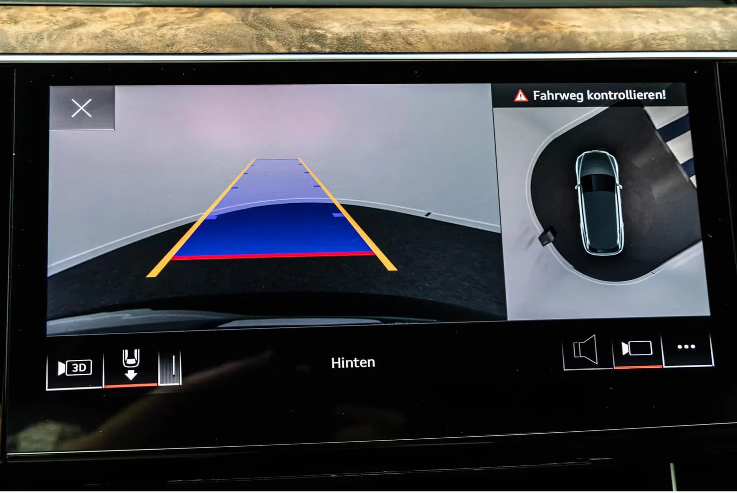 Audi E-Tron 55/ADVANCED/408HP/BLACK/MEMO/HUD/B&O/360/211q, снимка 12 - Автомобили и джипове - 54304120