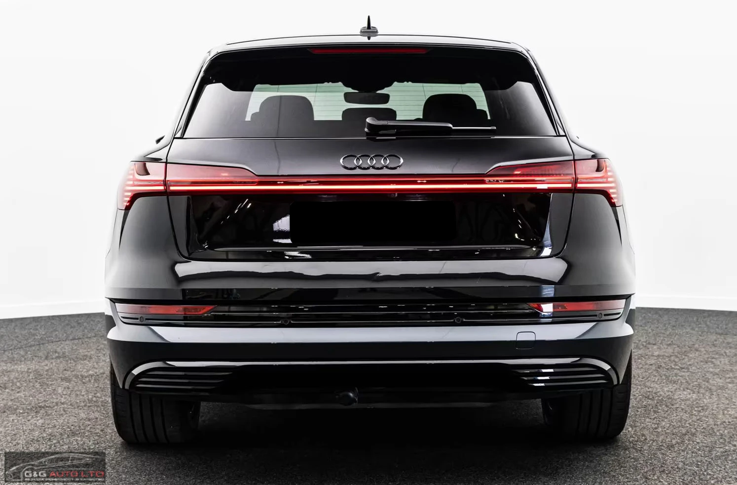 Audi E-Tron 55/ADVANCED/408HP/BLACK/MEMO/HUD/B&O/360/211q, снимка 6 - Автомобили и джипове - 54304120