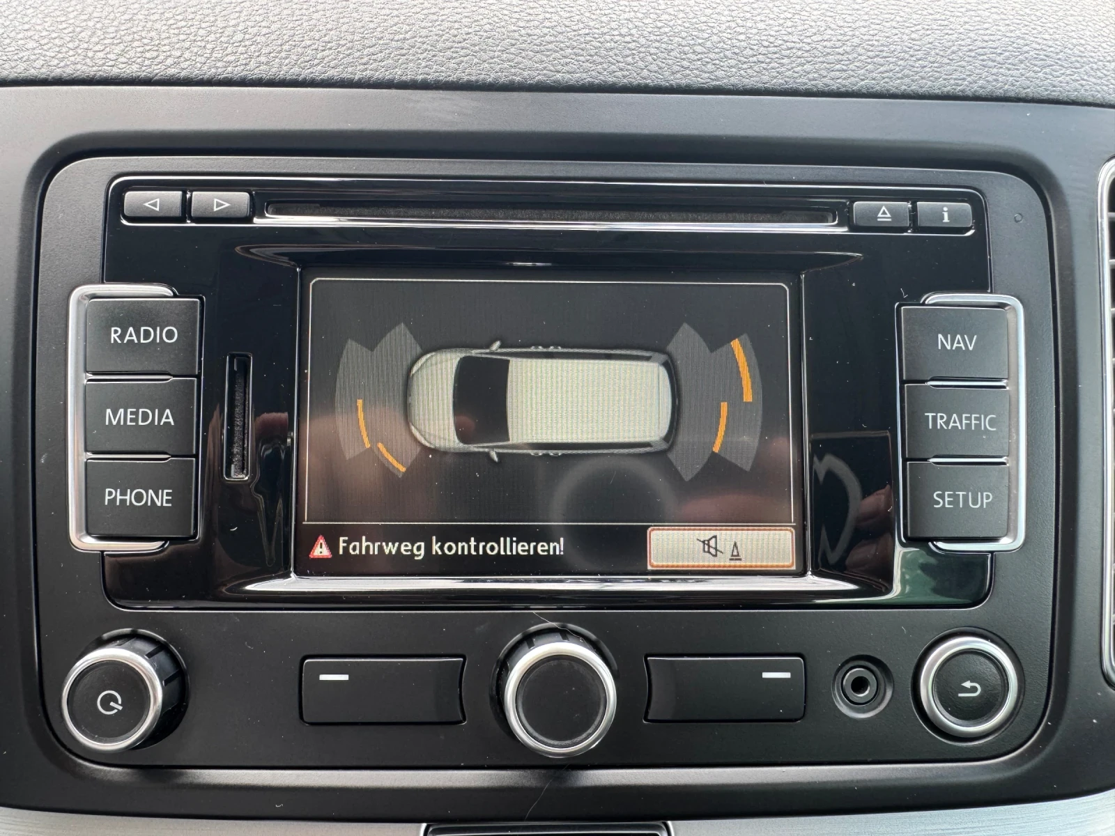 VW Sharan 2.0TDi 4x4 Навигация Кожен Салон, снимка 15 - Автомобили и джипове - 54584754