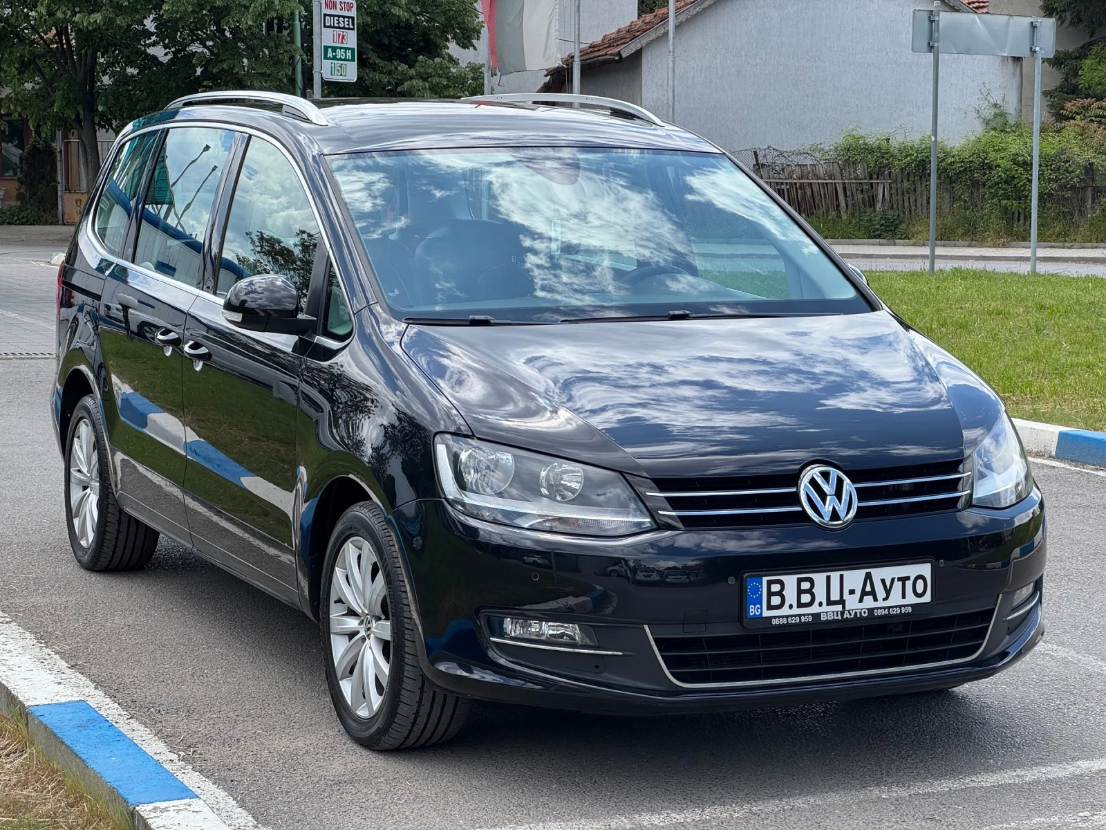 VW Sharan 2.0TDi 4x4 Навигация Кожен Салон, снимка 3 - Автомобили и джипове - 54584754