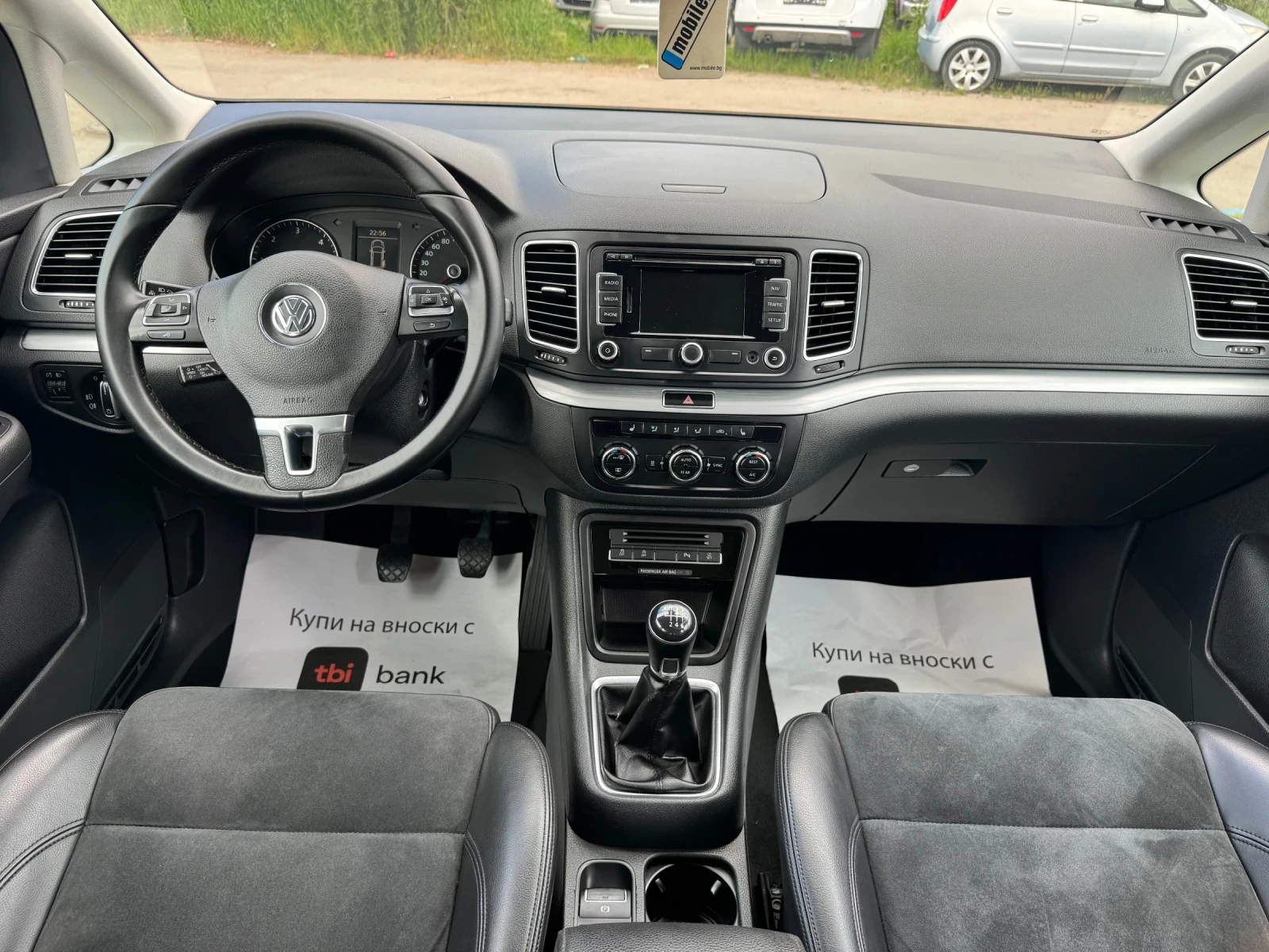 VW Sharan 2.0TDi 4x4 Навигация Кожен Салон, снимка 13 - Автомобили и джипове - 54584754