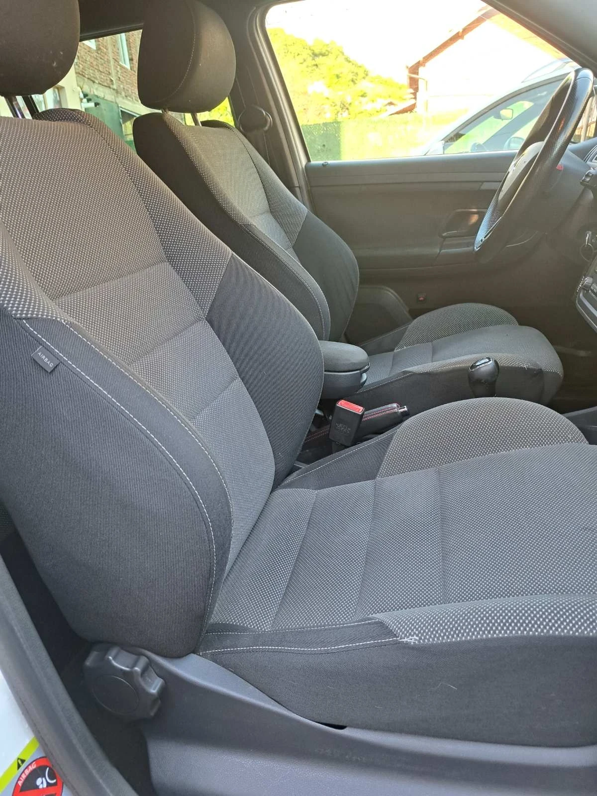 Skoda Fabia 1.2 Monte Karlo Sportlain, снимка 8 - Автомобили и джипове - 54753205