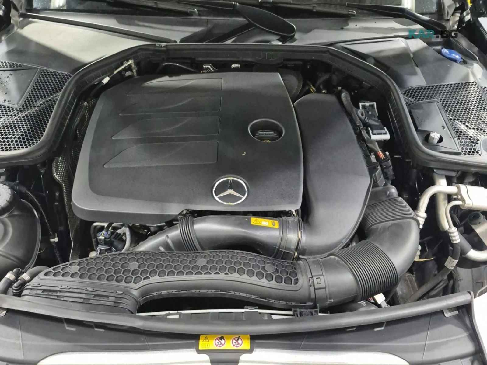 Mercedes-Benz C 300 4MATIC AMG Line Автокредит Цена до България, снимка 16 - Автомобили и джипове - 54942423
