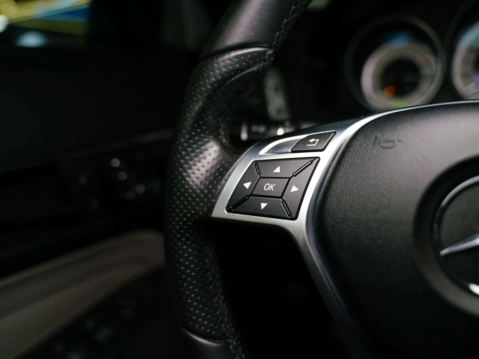 Mercedes-Benz E 400 400 | AMG PKG | ЦЕНА ДО БГ, снимка 12 - Автомобили и джипове - 54980077
