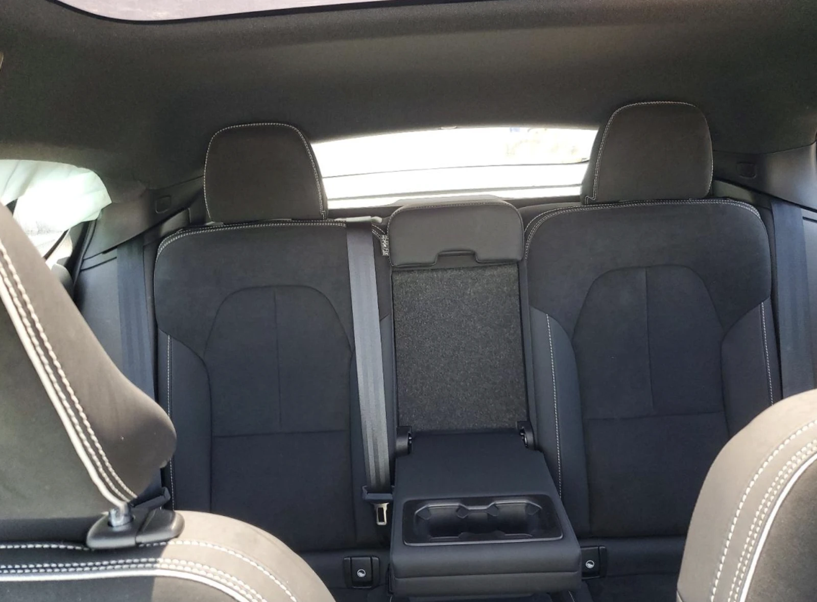 Volvo C40 RECHARGE PLUS / AWD / ДАТА НА ТЪРГ: 1.07.2026 , снимка 10 - Автомобили и джипове - 55104485