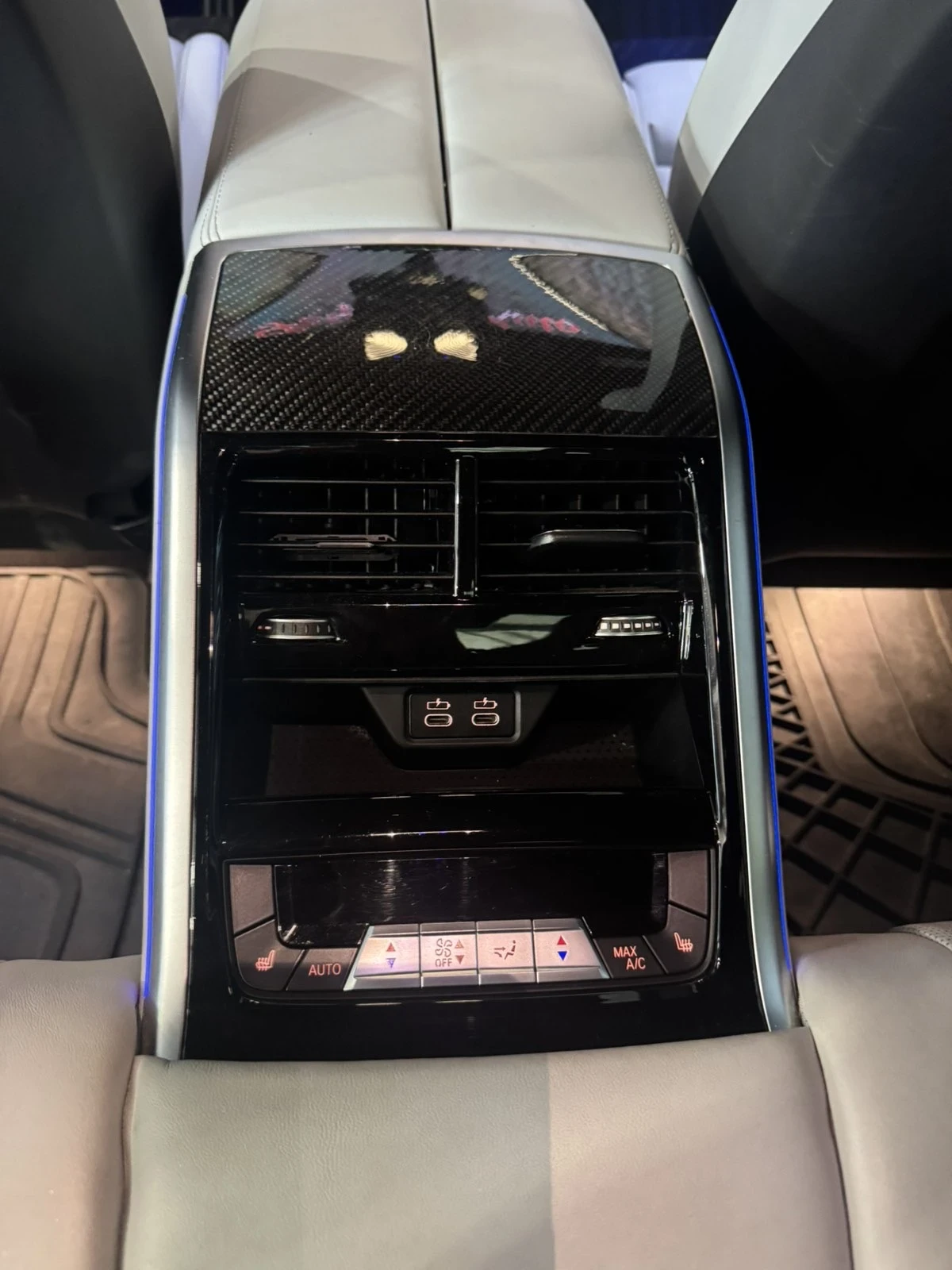 BMW M8 COMP * FULL ЕКС* HEAD UP* BOW&WILK* КАРБОН* ГАРАНЦ, снимка 14 - Автомобили и джипове - 55187620