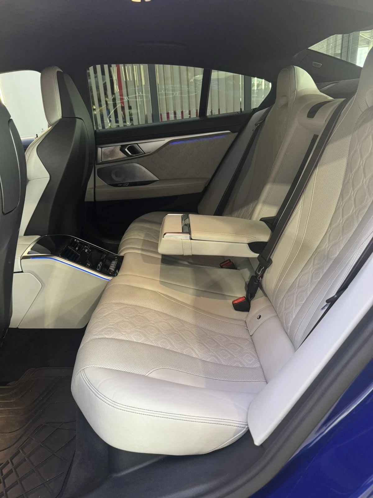 BMW M8 COMP * FULL ЕКС* HEAD UP* BOW&WILK* КАРБОН* ГАРАНЦ, снимка 5 - Автомобили и джипове - 55187620