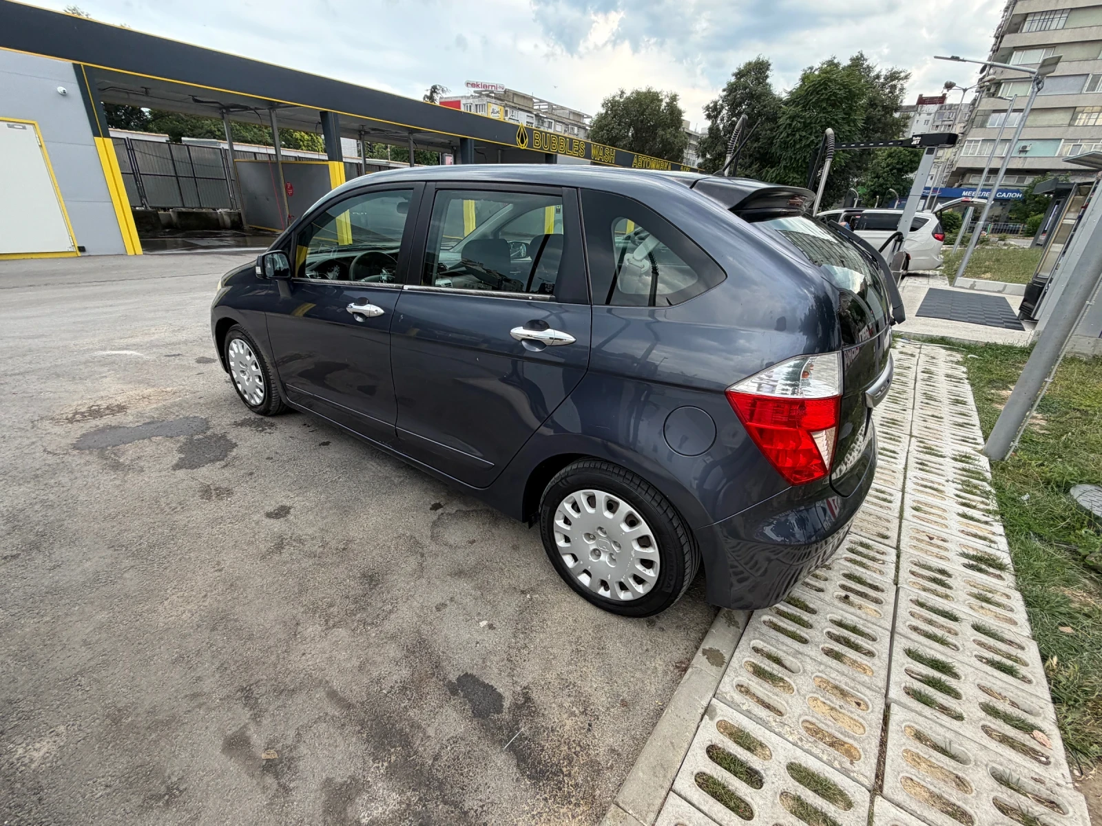 Honda Fr-v, снимка 10 - Автомобили и джипове - 55216186