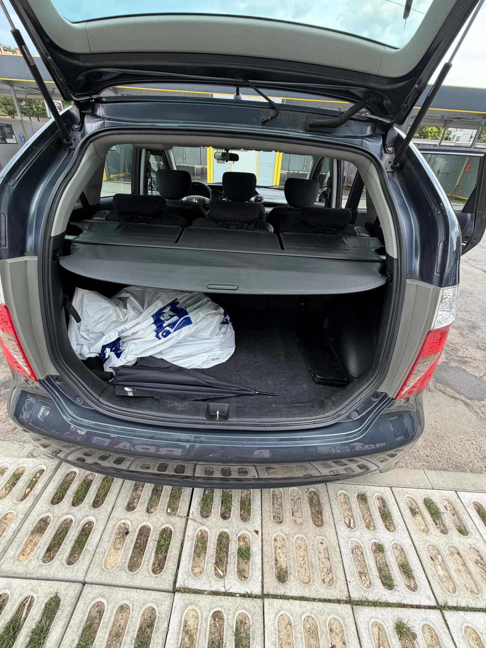 Honda Fr-v, снимка 4 - Автомобили и джипове - 55216186