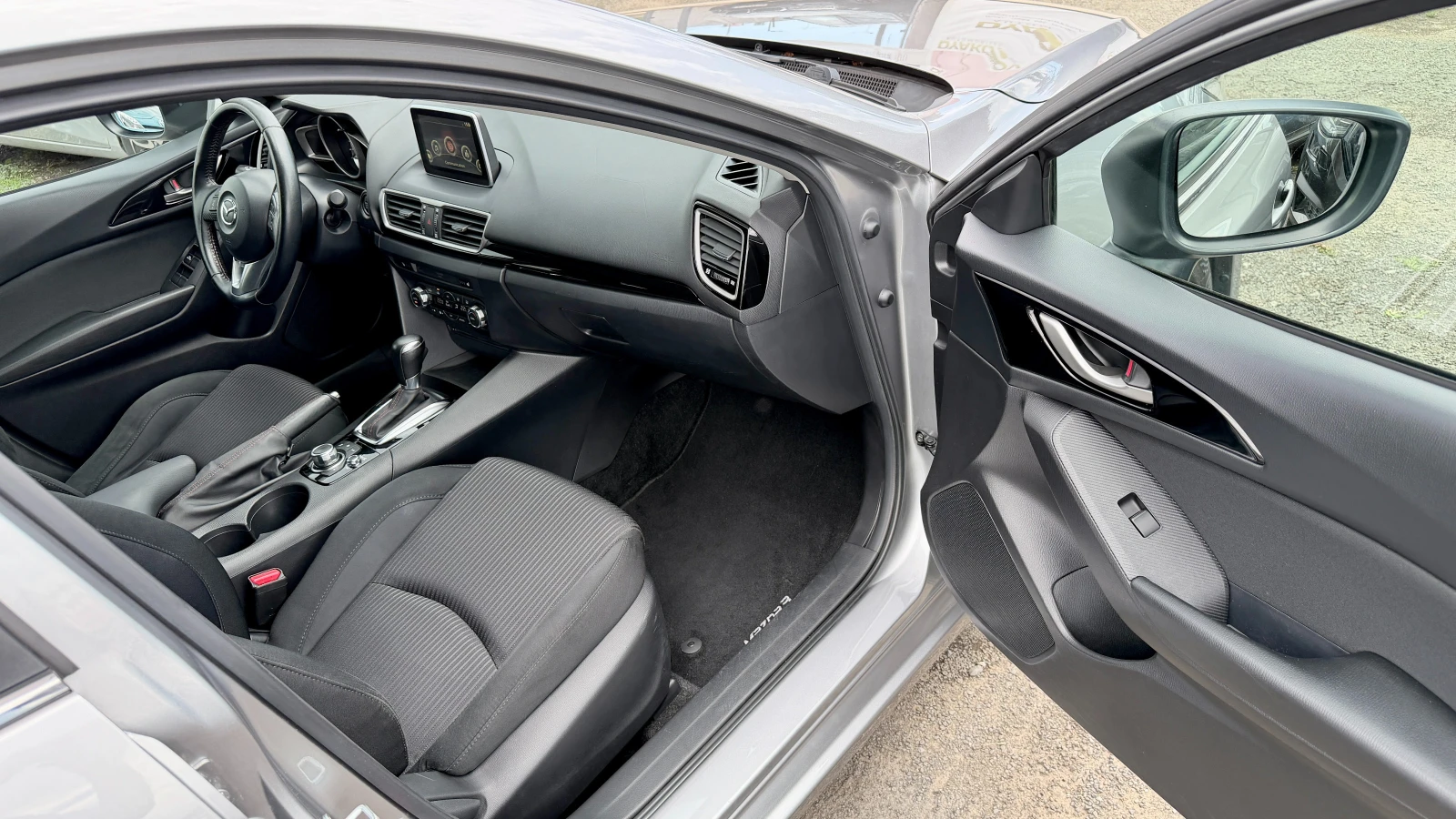 Mazda 3 SkyG 2.0i Автоматик! Внос Швейцария!NAVI, PDC, LED, снимка 14 - Автомобили и джипове - 55240577