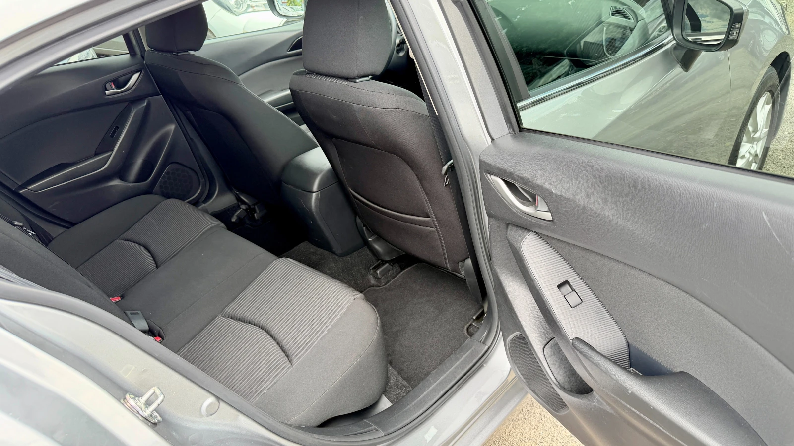Mazda 3 SkyG 2.0i Автоматик! Внос Швейцария!NAVI, PDC, LED, снимка 13 - Автомобили и джипове - 55240577