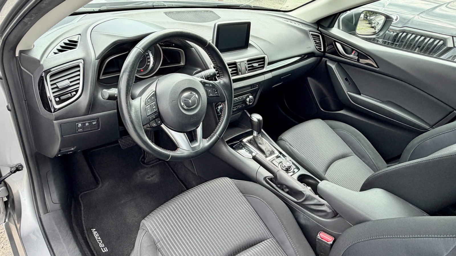 Mazda 3 SkyG 2.0i Автоматик! Внос Швейцария!NAVI, PDC, LED, снимка 10 - Автомобили и джипове - 55240577