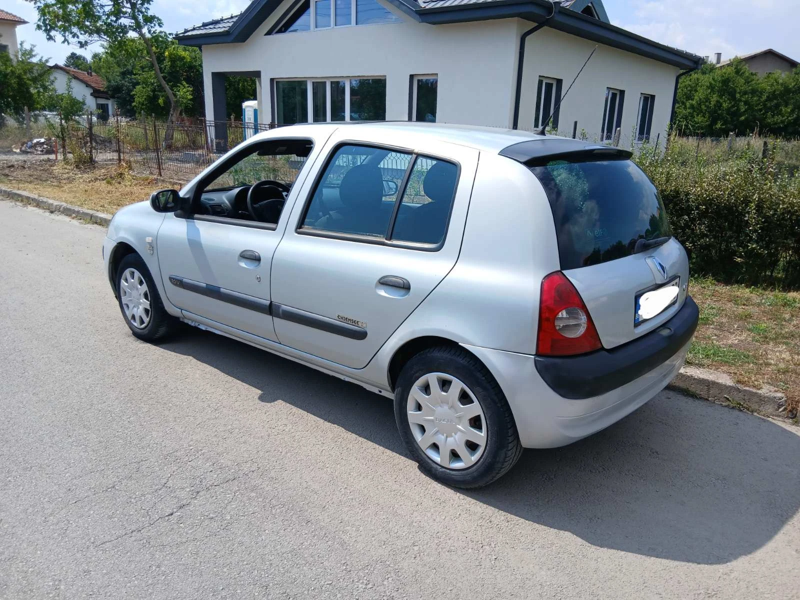 Renault Clio 1.2клима гаражен 