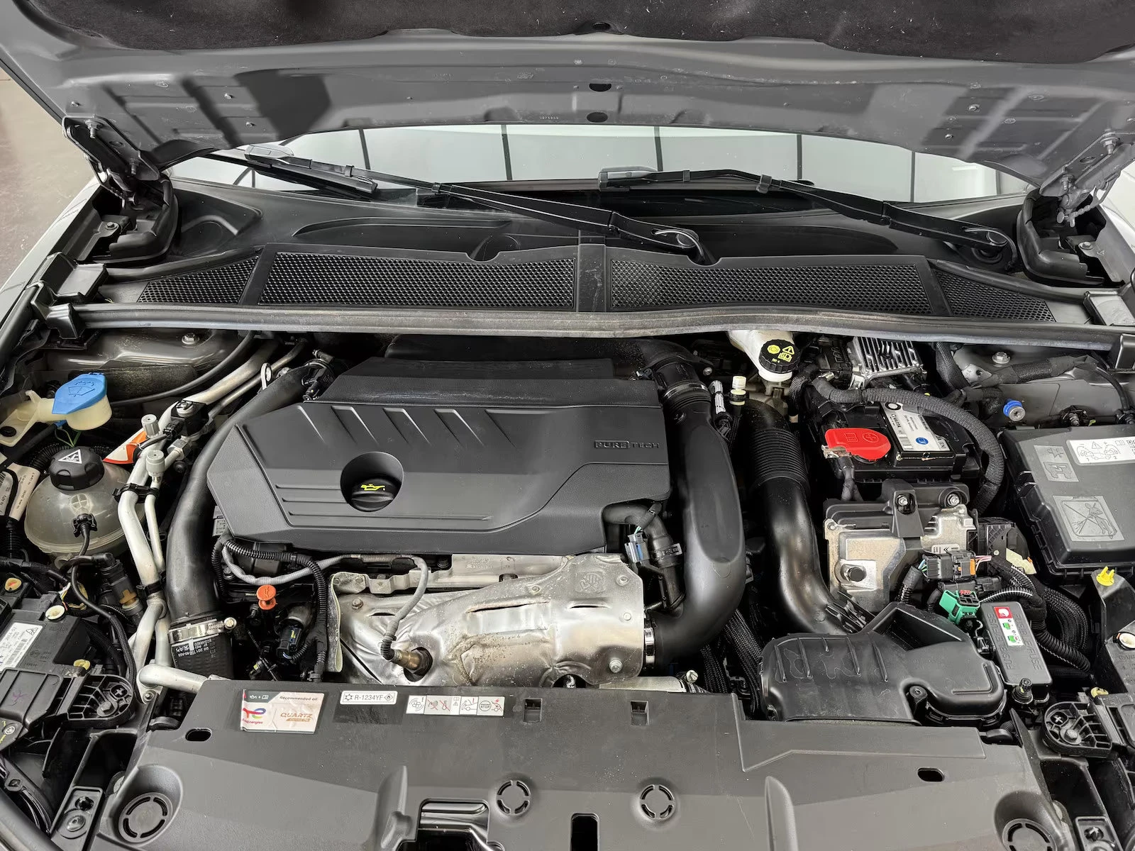 Peugeot 408 GT-LINE/224HP/PHEV/360/LED/NAVI/CPLAY/493q, снимка 16 - Автомобили и джипове - 55314436