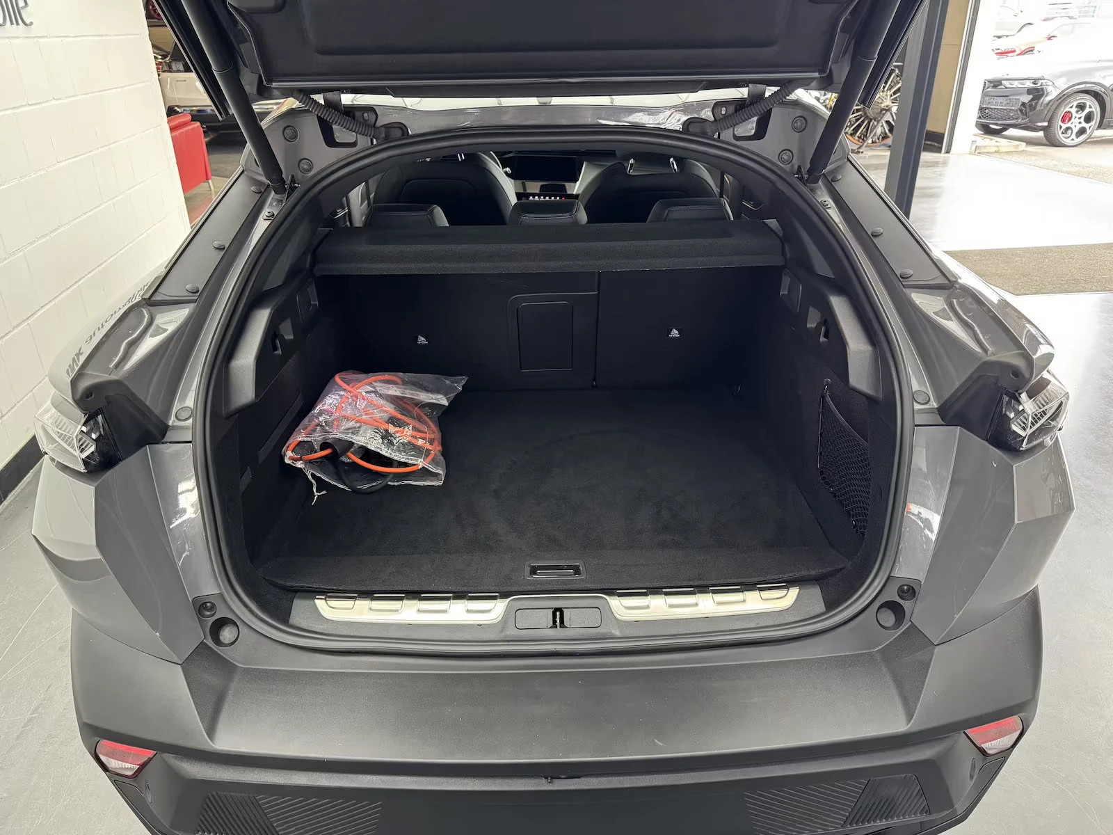 Peugeot 408 GT-LINE/224HP/PHEV/360/LED/NAVI/CPLAY/493q, снимка 15 - Автомобили и джипове - 55314436