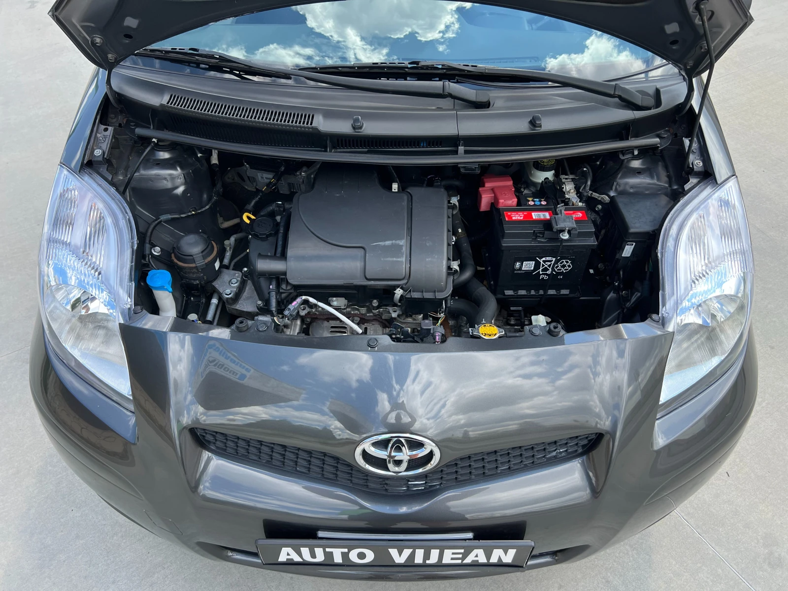 Toyota Yaris 1.0i-69к.с, снимка 15 - Автомобили и джипове - 55420176