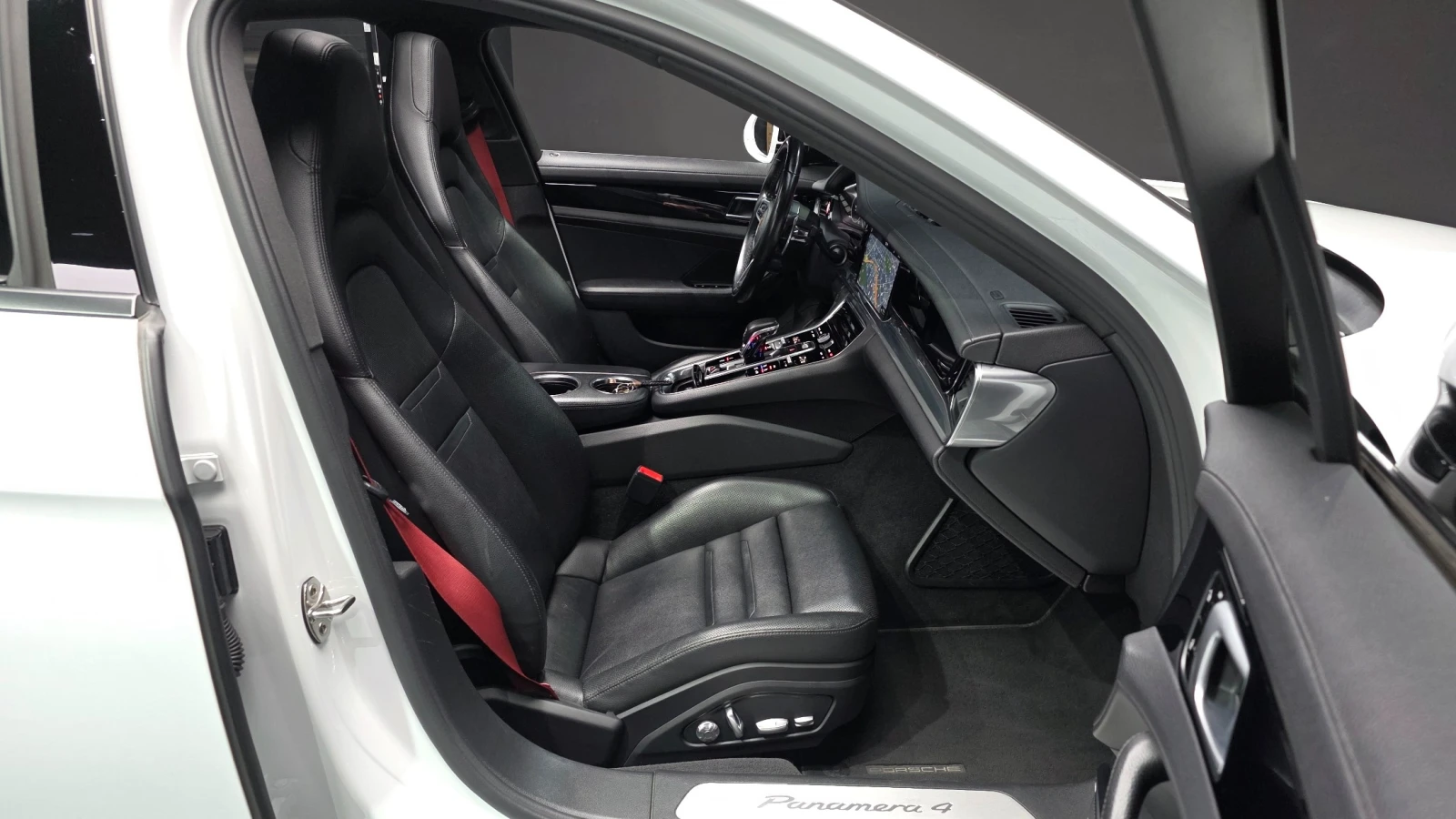 Porsche Panamera 3.0 AWD, снимка 8 - Автомобили и джипове - 55789942