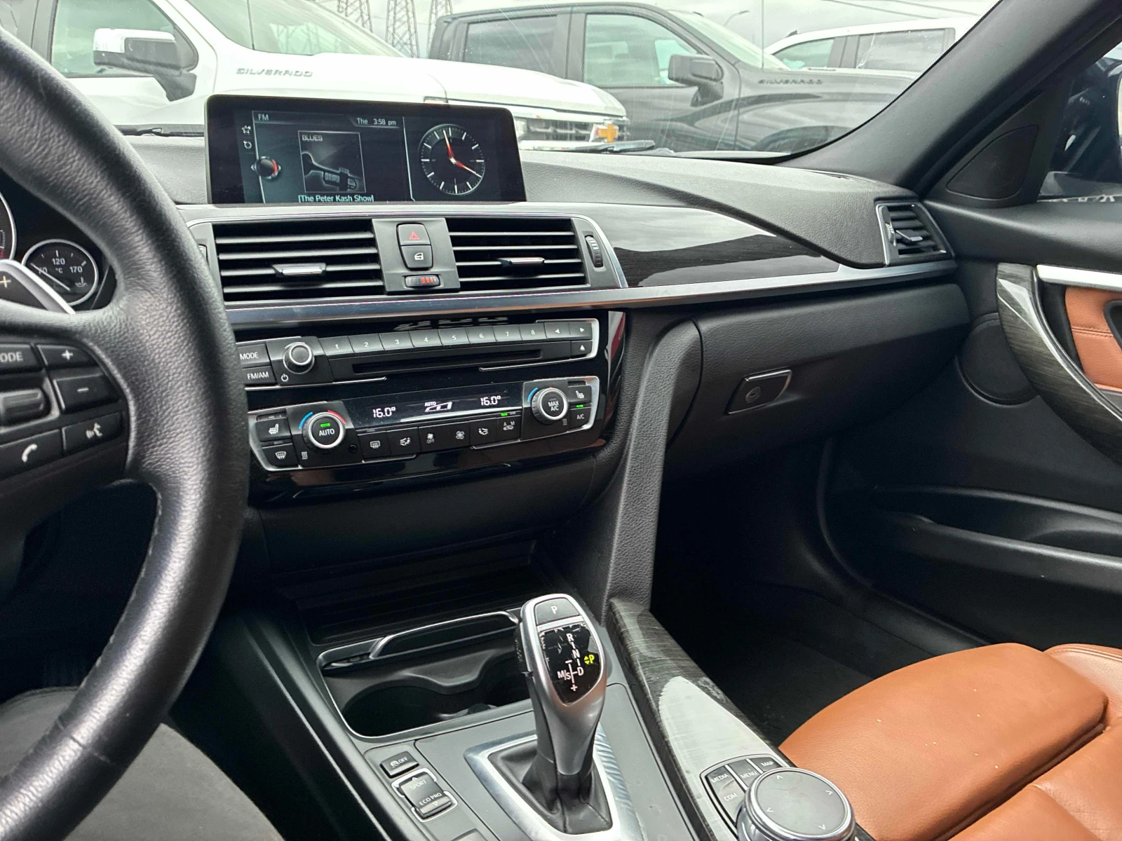 BMW 330 * 330i xDrive * CARFAX * , снимка 9 - Автомобили и джипове - 56131087